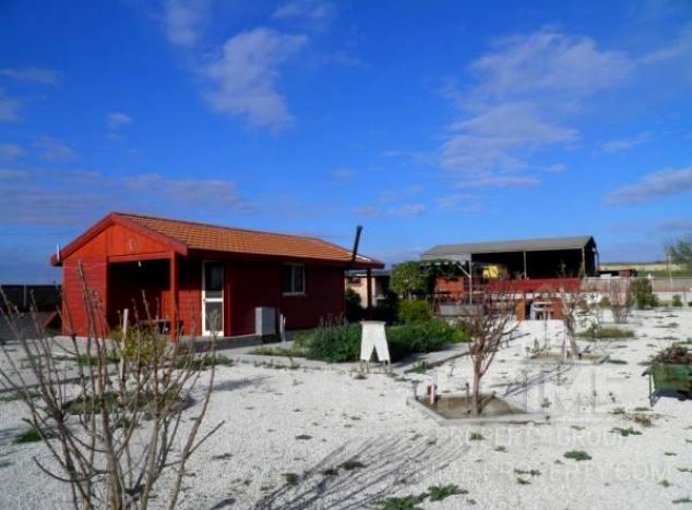 Willa w rejonie Larnaca (Dromoloxia) na sprzedaż