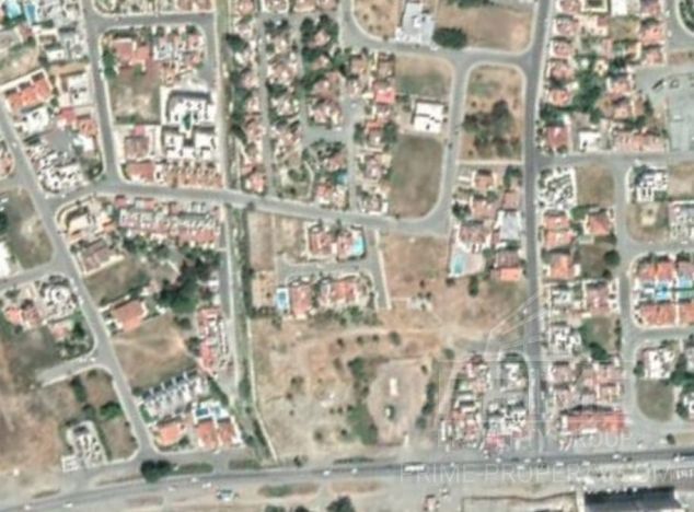 Ziemia w rejonie Larnaca (Oroklini) na sprzedaż