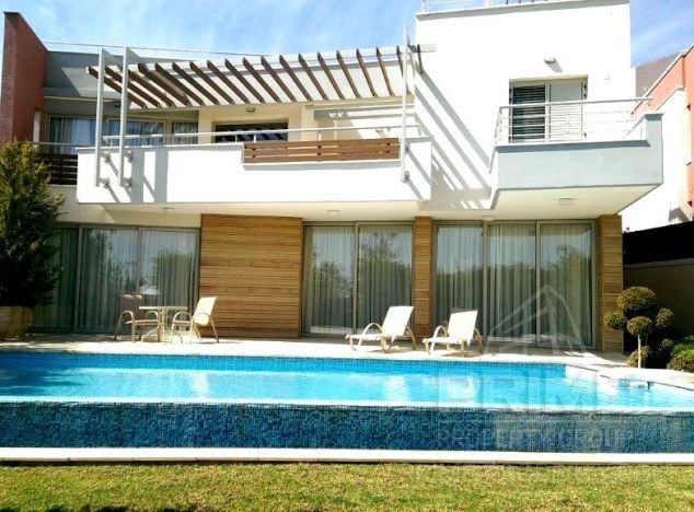 Willa w rejonie Limassol (Agios Tychonas) na sprzedaż