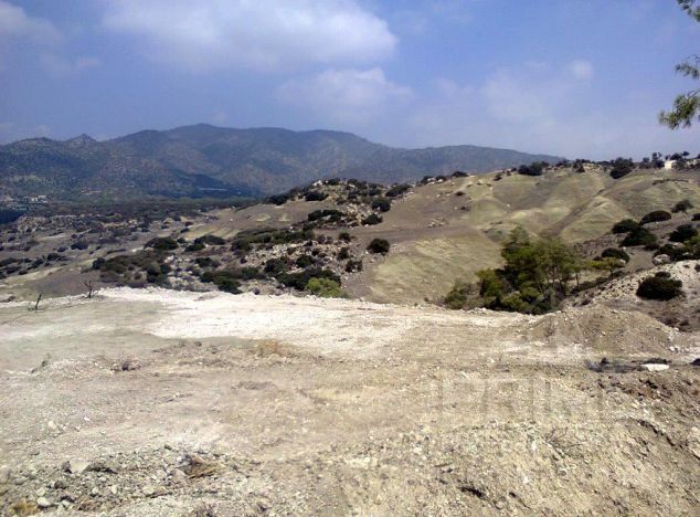 Ziemia w rejonie Limassol (Foinikaria) na sprzedaż