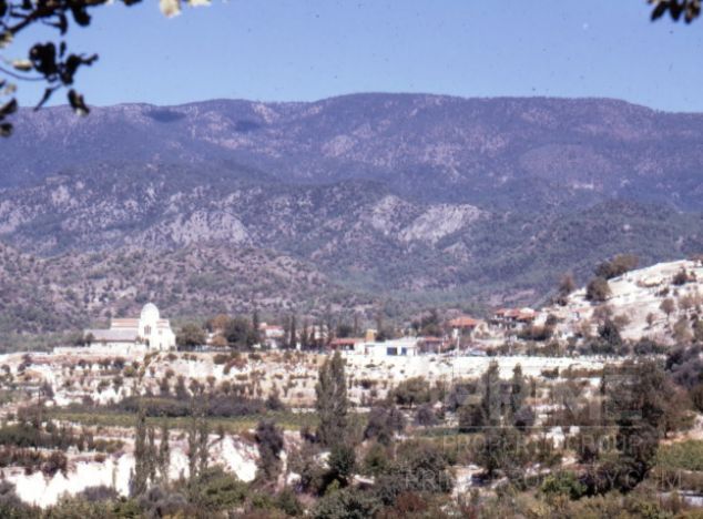 Ziemia w rejonie  (Trimiklini) na sprzedaż