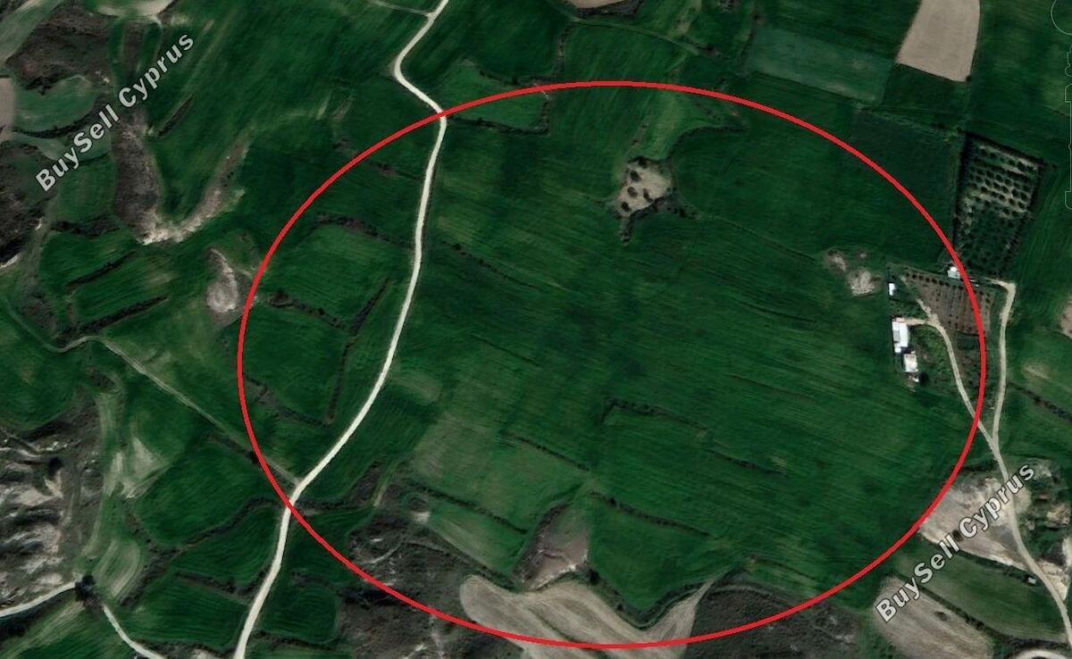 Ziemia w rejonie Nikozja (Arediou) na sprzedaż